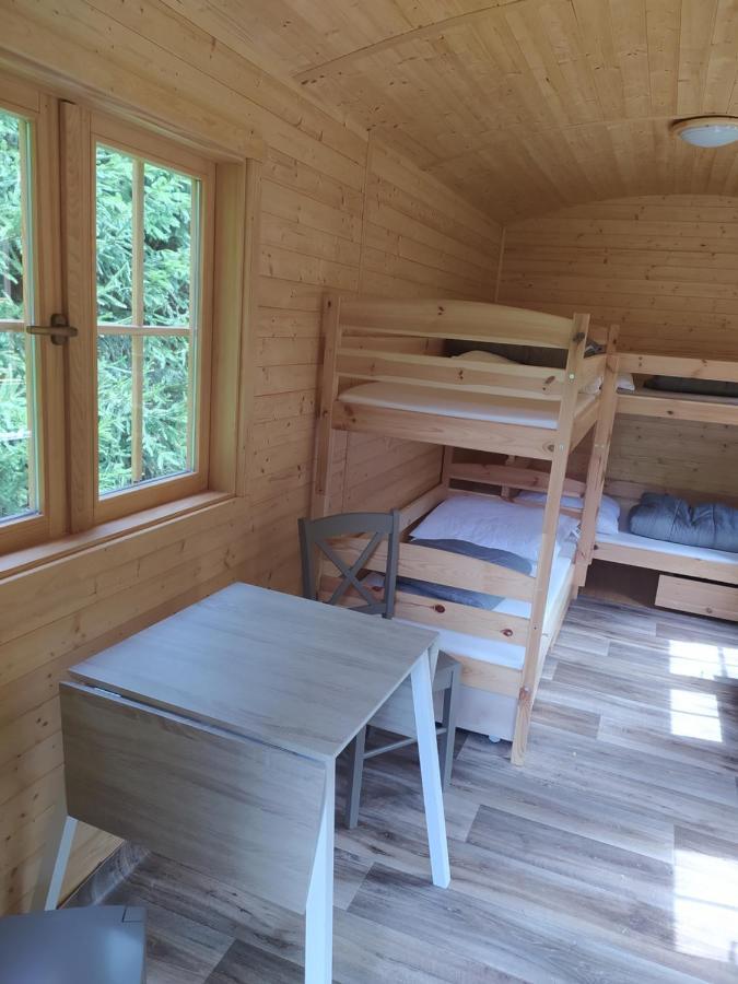 Maringotka Hotell Tábor Eksteriør bilde